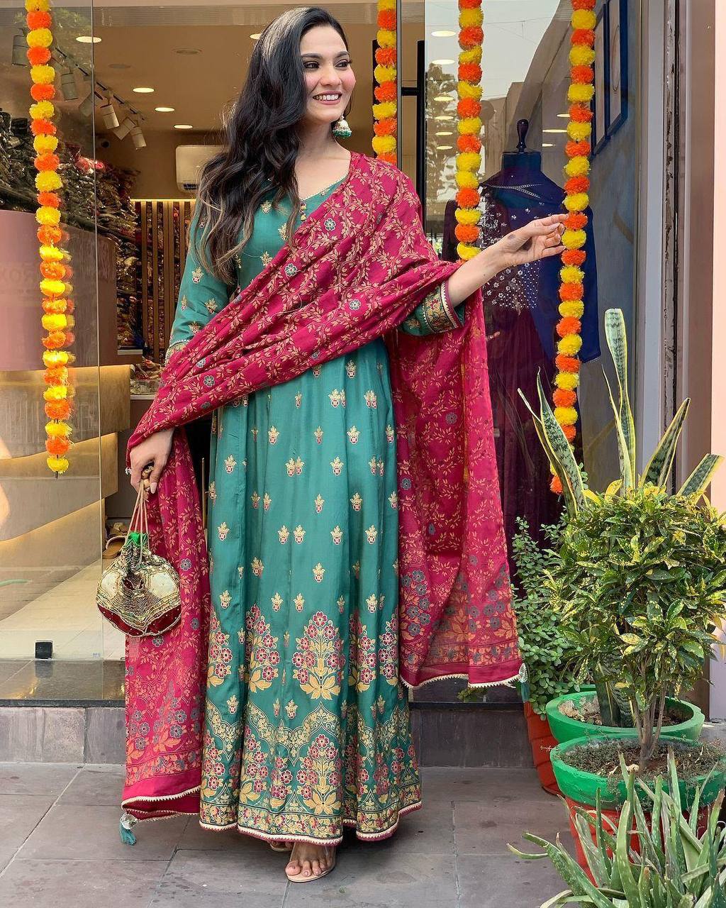 WOMEN EMBROIDERED SUIT SET