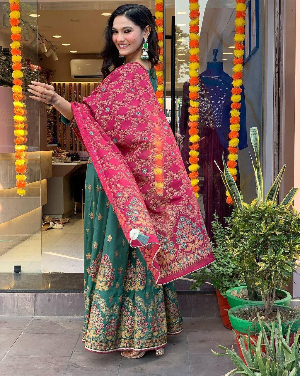 WOMEN EMBROIDERED SUIT SET