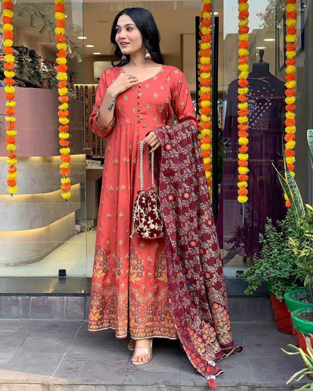 WOMEN EMBROIDERED SUIT SET