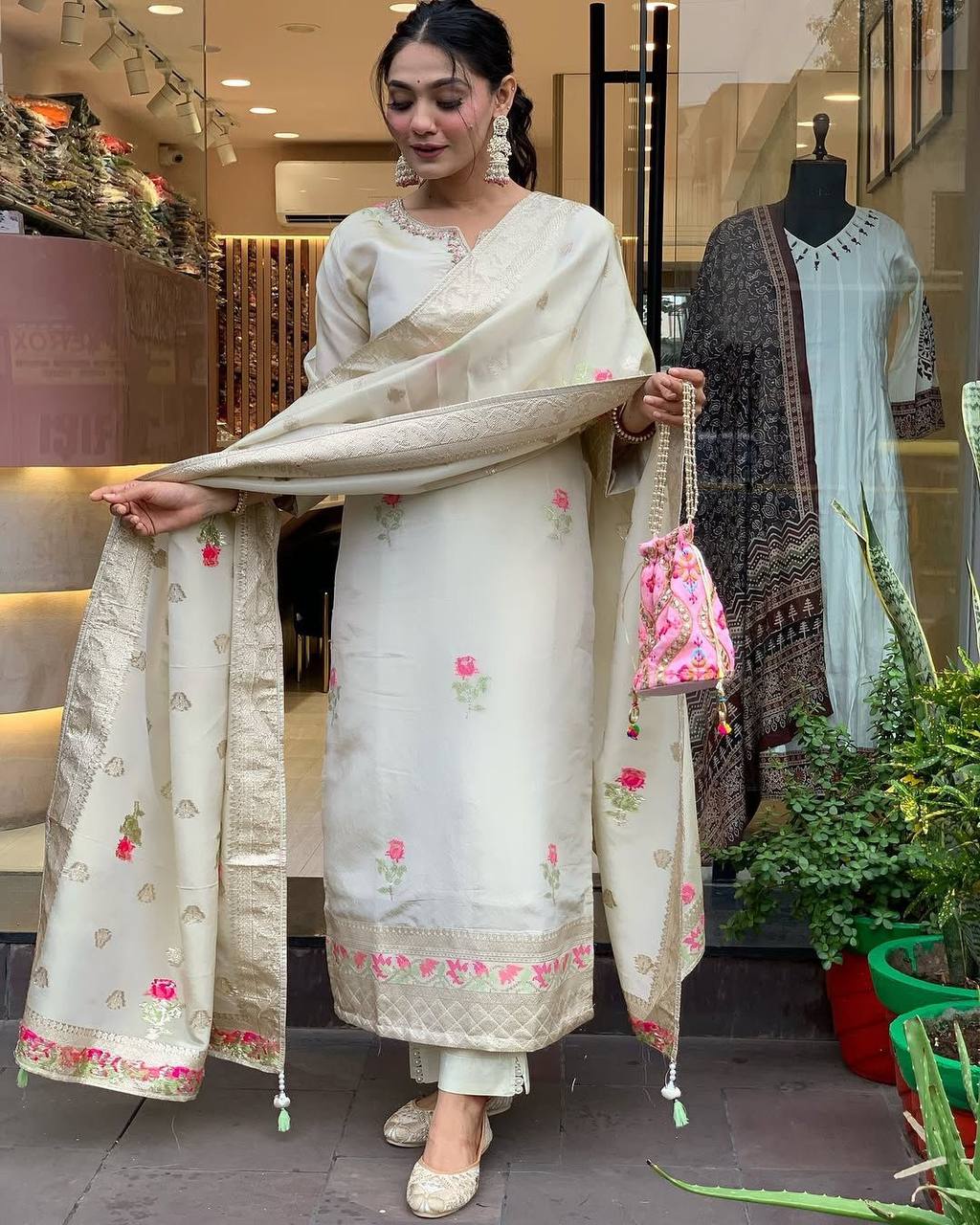 Women's Designer Kurta Pent And Dupatta Set