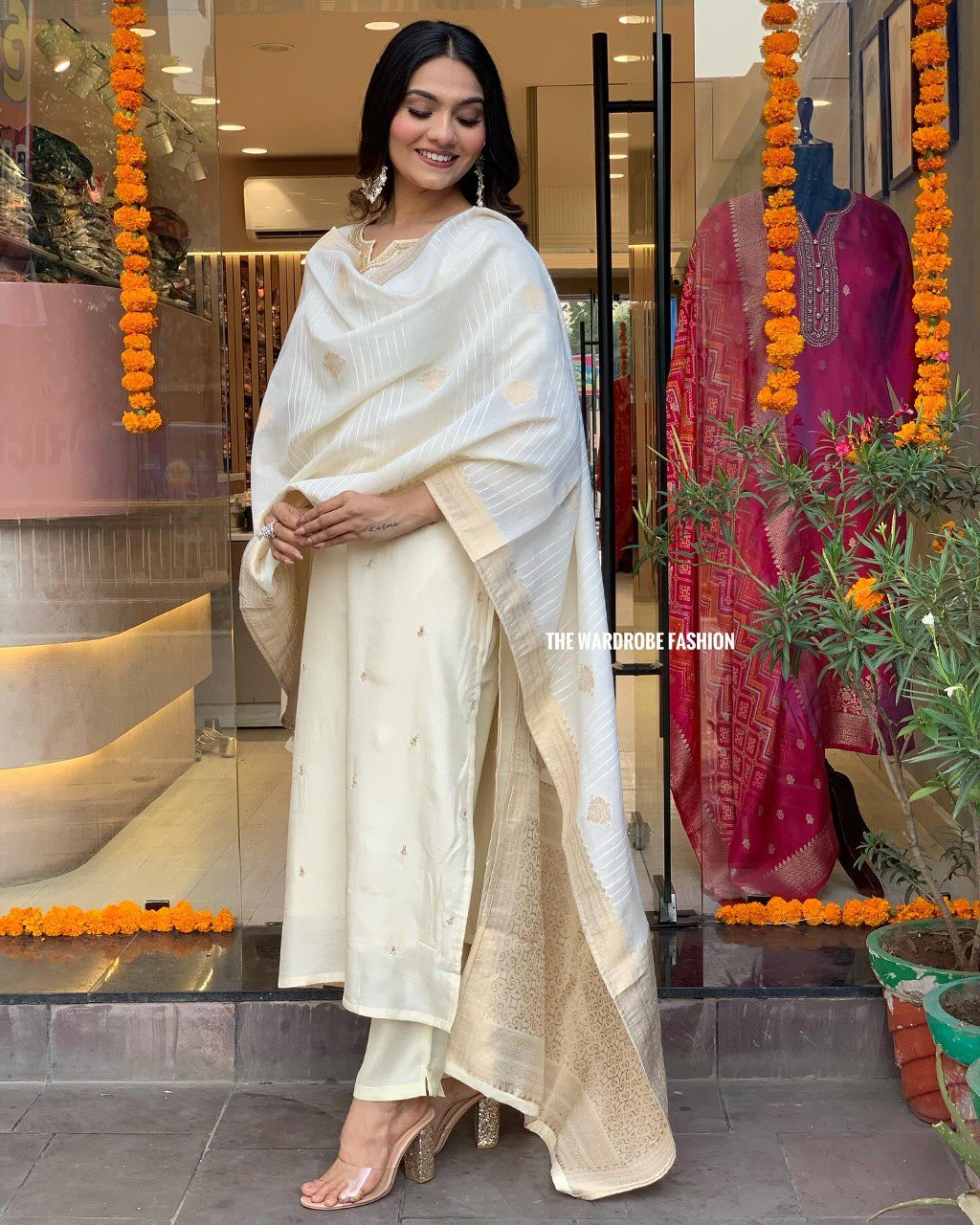 WOMEN WHITE CHANDERI SUIT SET