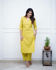 WOMEN PLAIN V-NECK KURTA SET