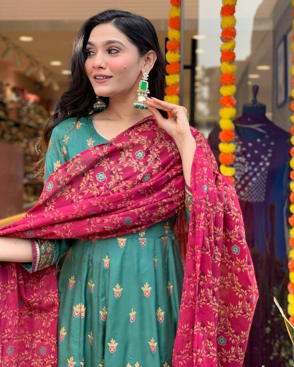 WOMEN EMBROIDERED SUIT SET