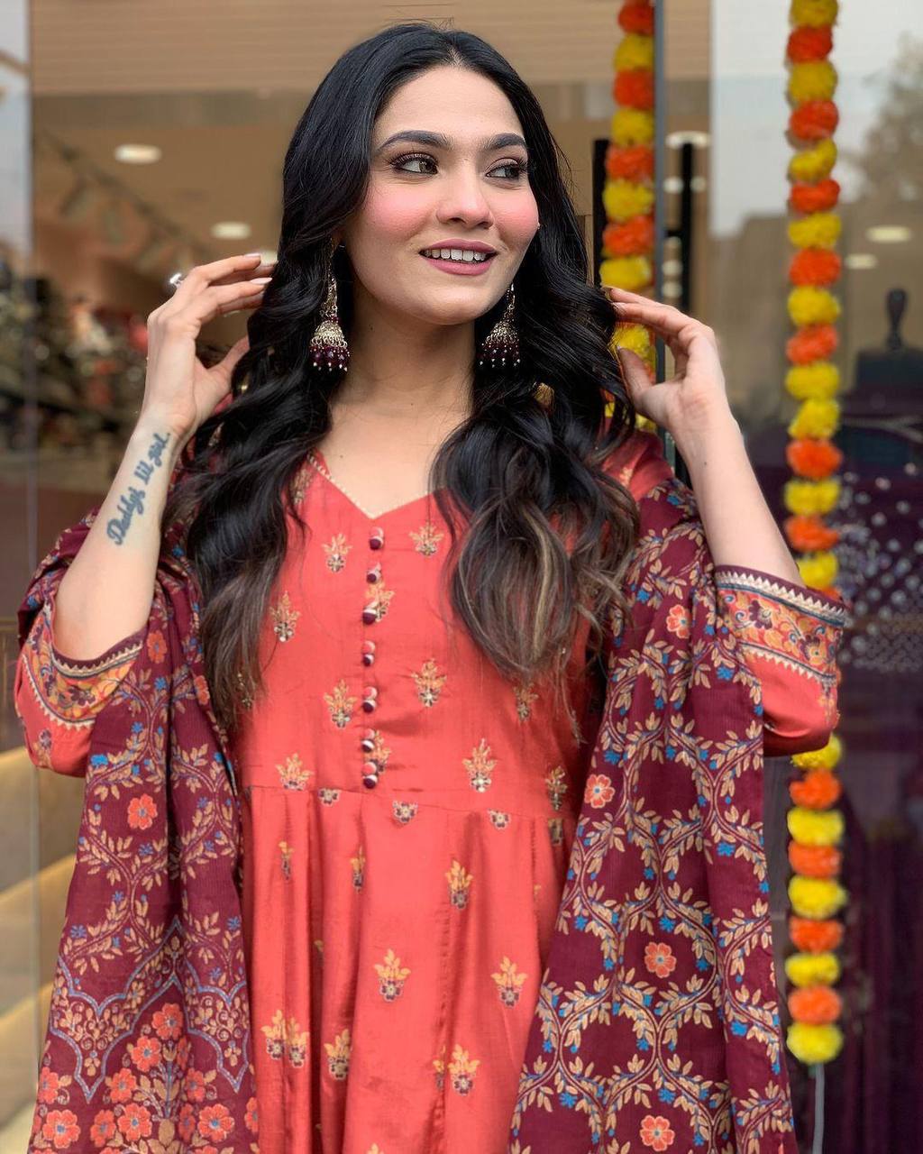 WOMEN EMBROIDERED SUIT SET