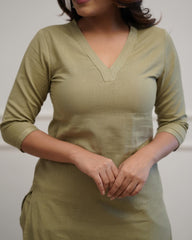 WOMEN PLAIN V-NECK KURTA SET