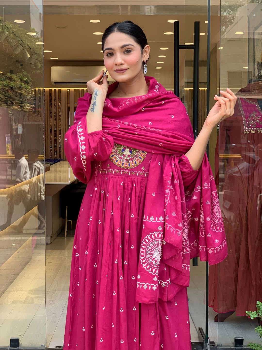 Women Embroidered Cotton Suit Set