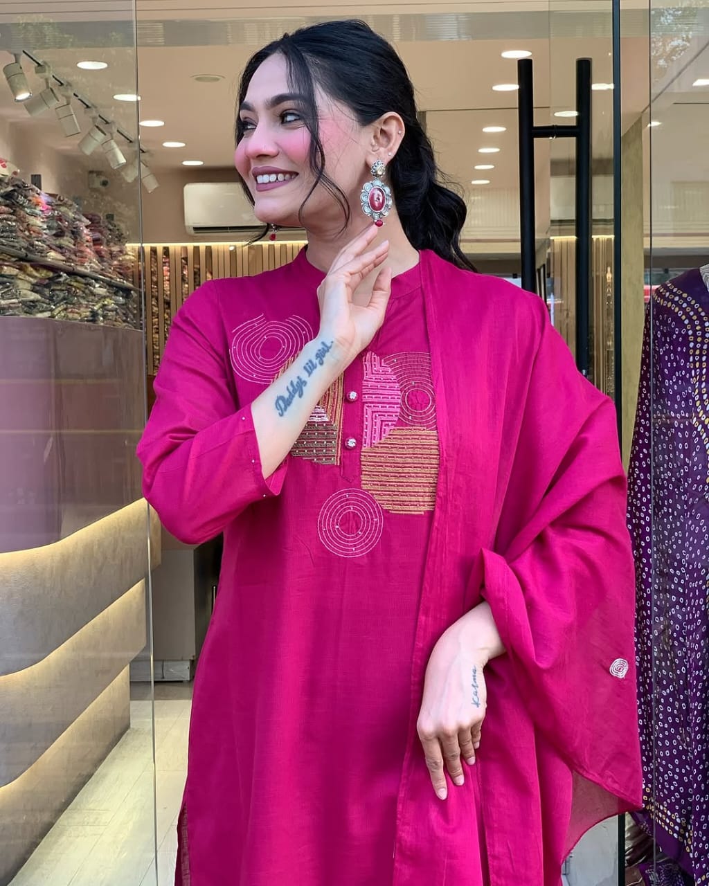 WOMEN HAND & EMBROIDERED SUIT SET