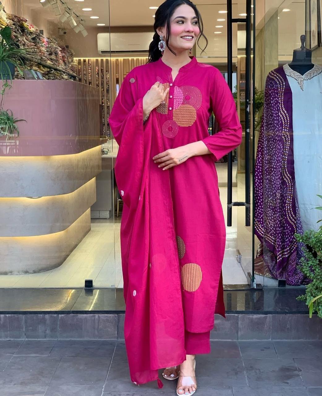 WOMEN HAND & EMBROIDERED SUIT SET