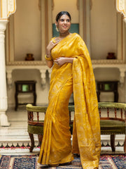 Pure Banarasi Silk Saree Weaved With Zari Comes With Heavy Banarasi Brocade Blouse