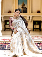 Pure Banarasi Silk Saree Weaved With Zari Comes With Heavy Banarasi Brocade Blouse