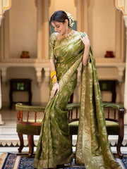 Pure Banarasi Silk Saree Weaved With Zari Comes With Heavy Banarasi Brocade Blouse