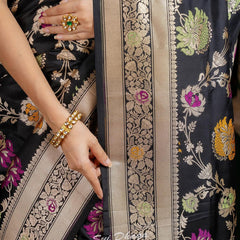 Pure Banarasi Silk Saree Weaved With Zari Comes With Heavy Banarasi Brocade Blouse