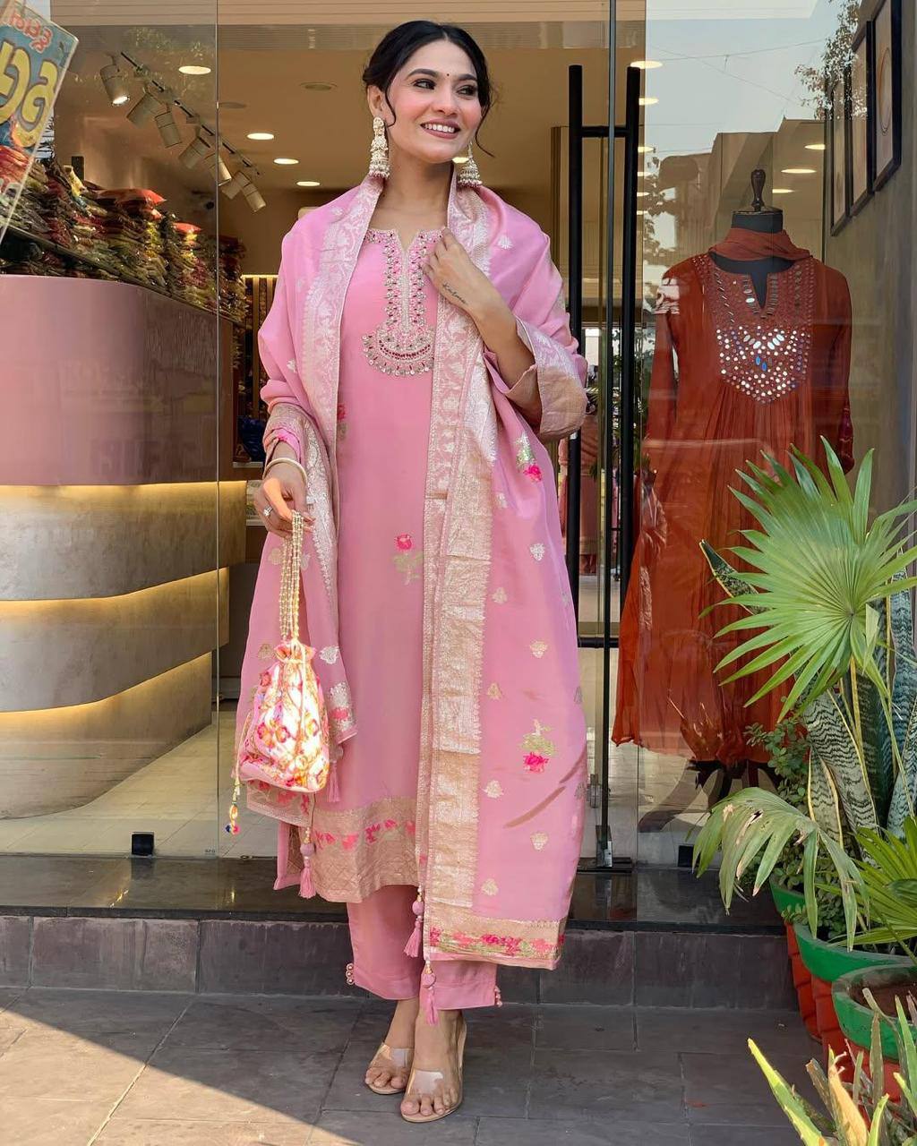Women's Designer Kurta Pent And Dupatta Set