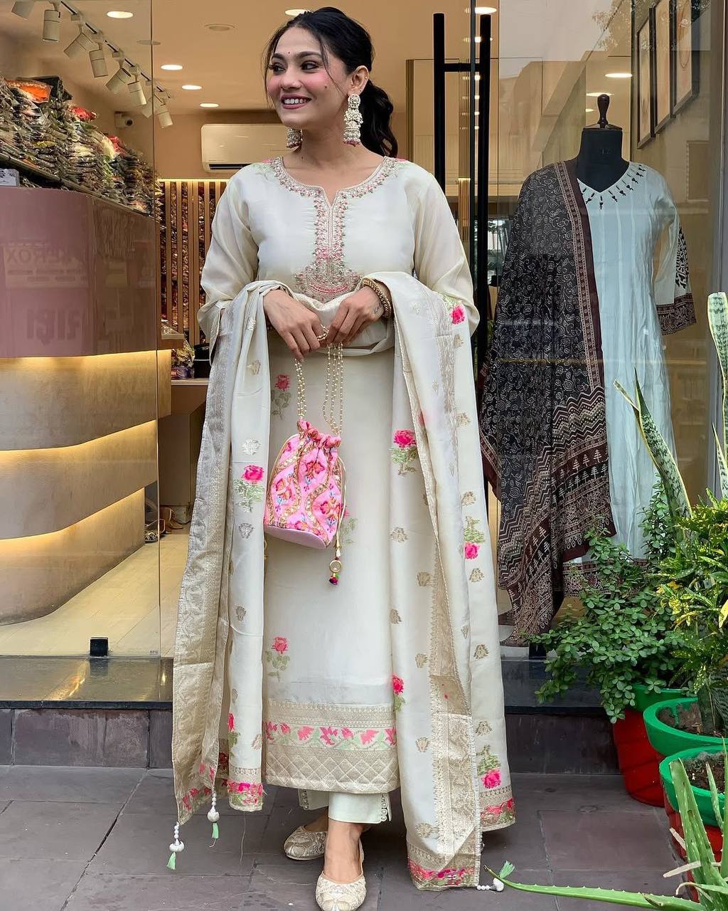 Women's Designer Kurta Pent And Dupatta Set