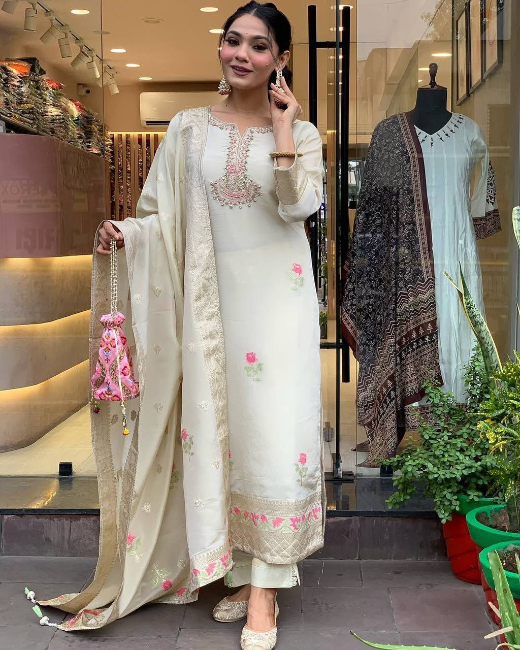 Women's Designer Kurta Pent And Dupatta Set