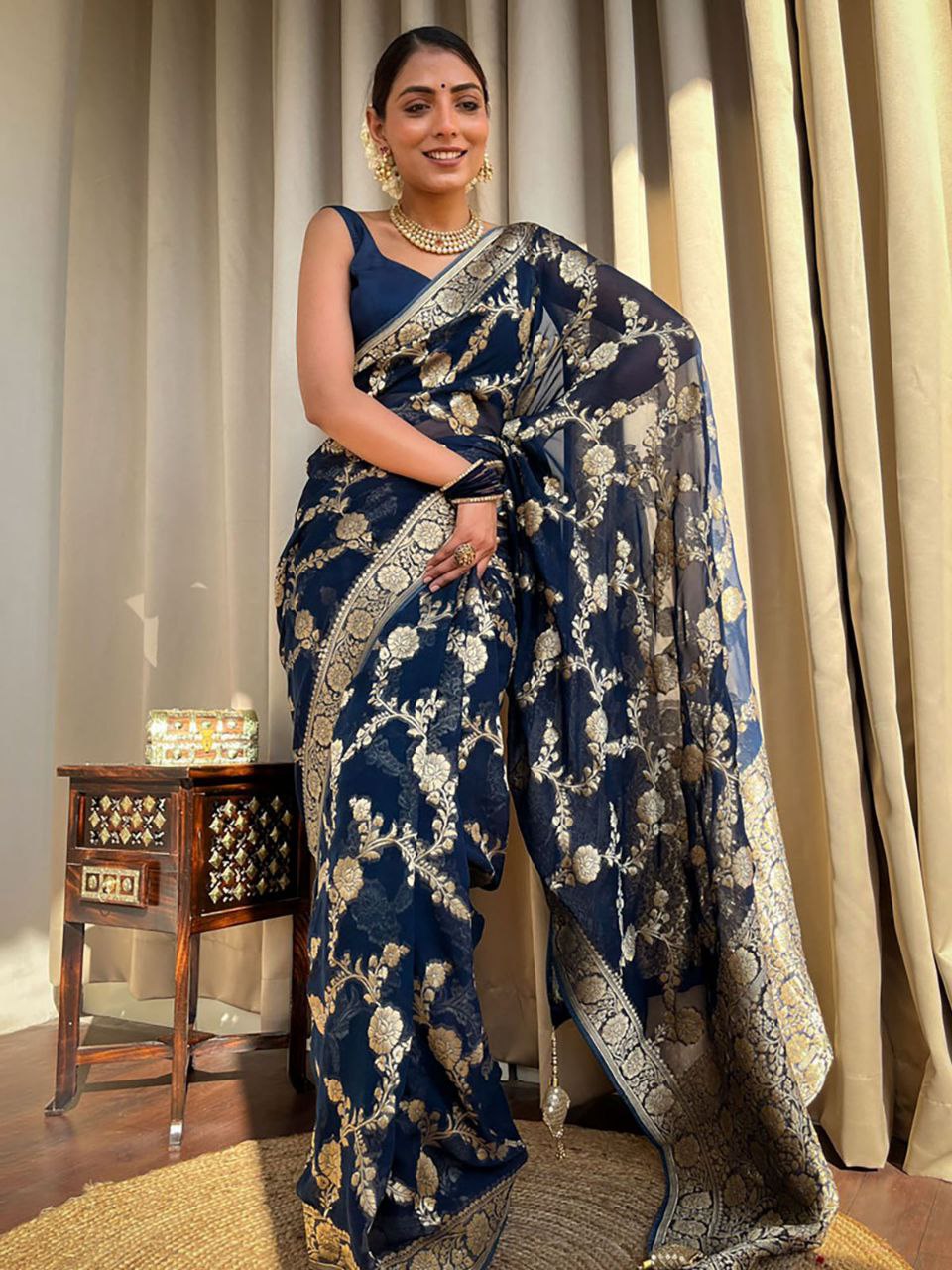 Pure Banarasi Silk Saree Weaved With Zari Comes With Heavy Banarasi Brocade Blouse