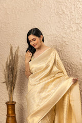 Pure Banarasi Silk Saree Weaved With Zari Comes With Heavy Banarasi Brocade Blouse