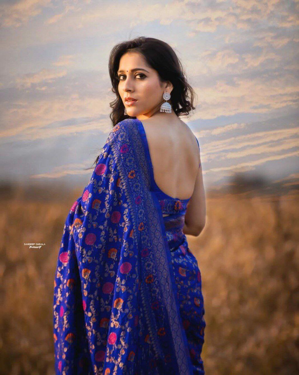 Pure Banarasi Silk Saree Weaved With Zari Comes With Heavy Banarasi Brocade Blouse